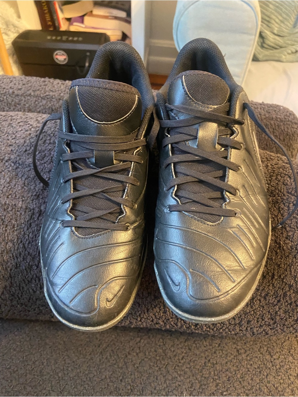 Men's Nike Tiempo Legend 10 Academy Indoor Soccer Shoes
